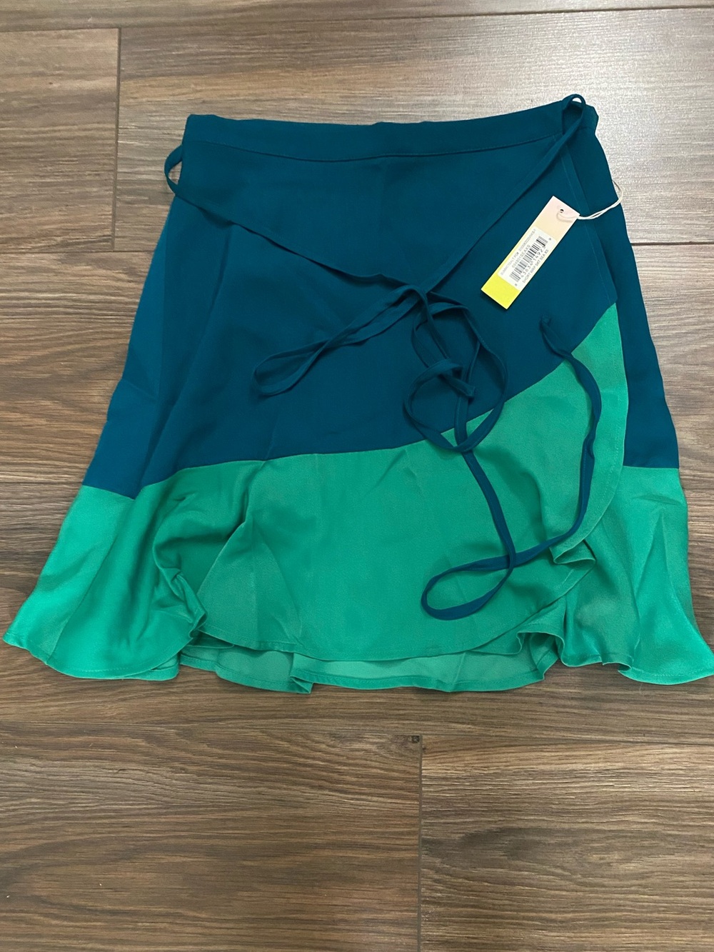 Summersalt “Breakfast to Brunch” wrap skirt - Picture 3 of 6